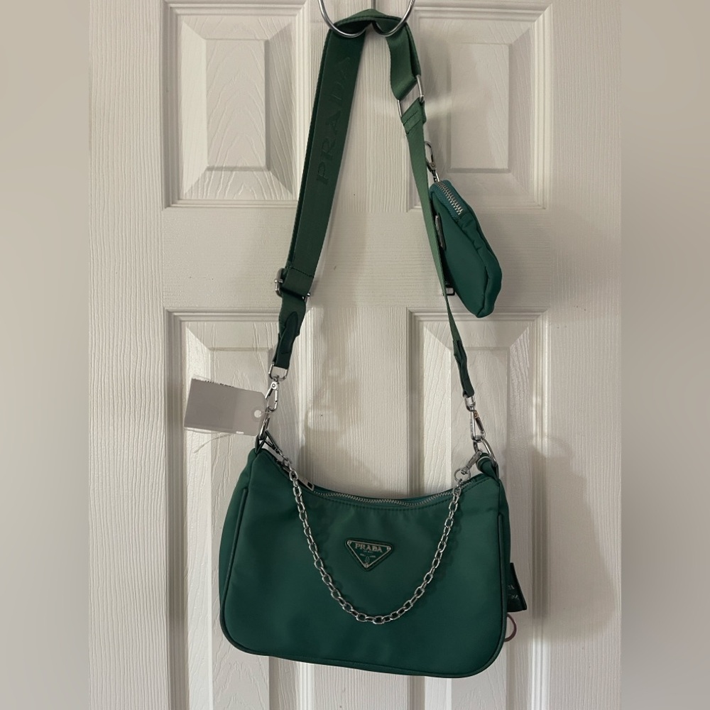 Prada Emerald Green Shoulder Bag, RE-Edition 2005.  Like new!! - Picture 2 of 13
